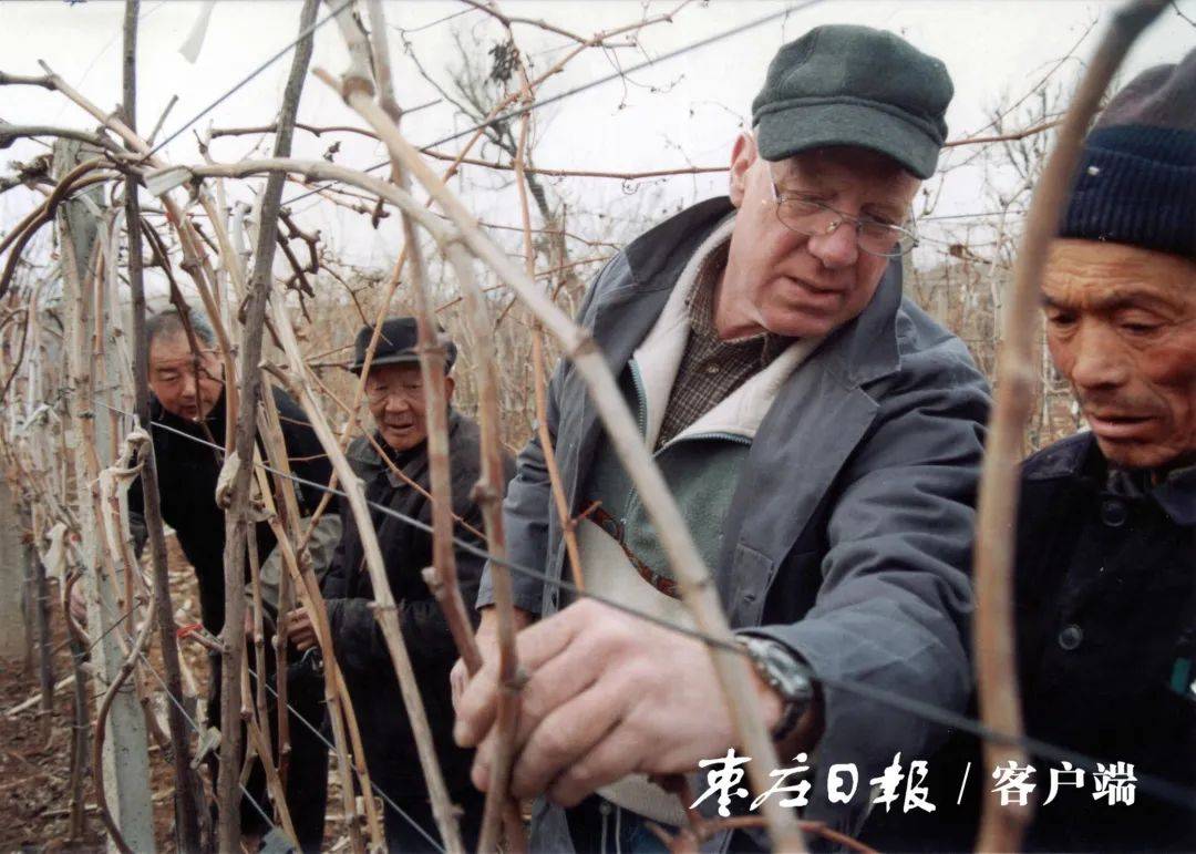 谢广坤乡村新篇，温馨故事续写篇章